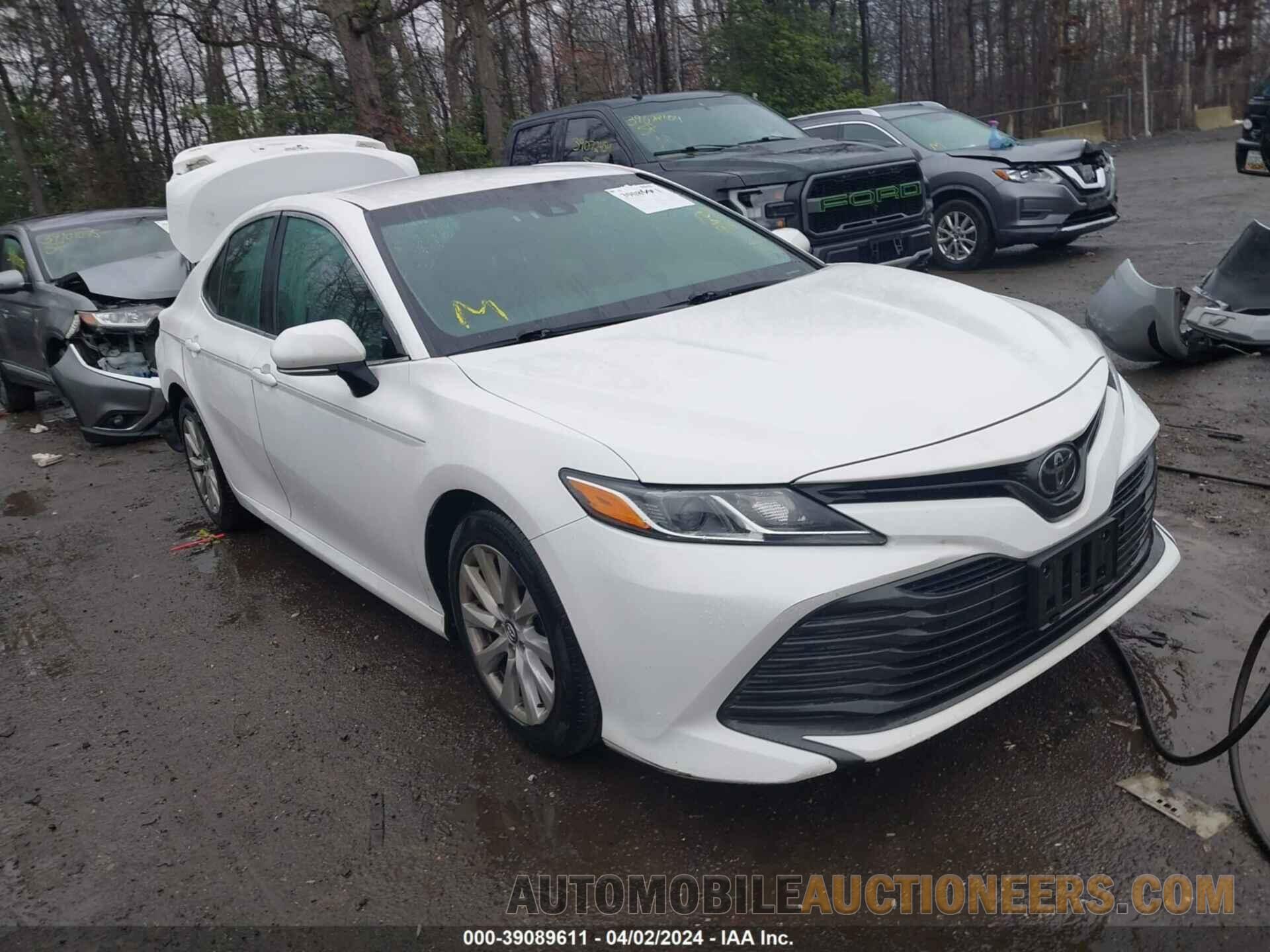 4T1B11HK3JU138638 TOYOTA CAMRY 2018