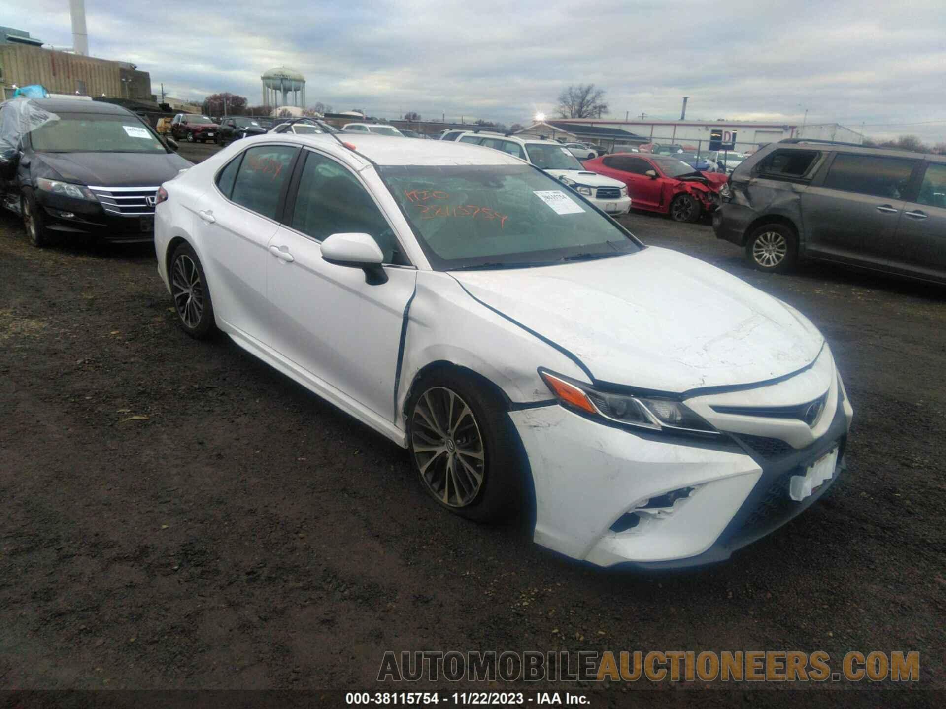 4T1B11HK3JU140339 TOYOTA CAMRY 2018