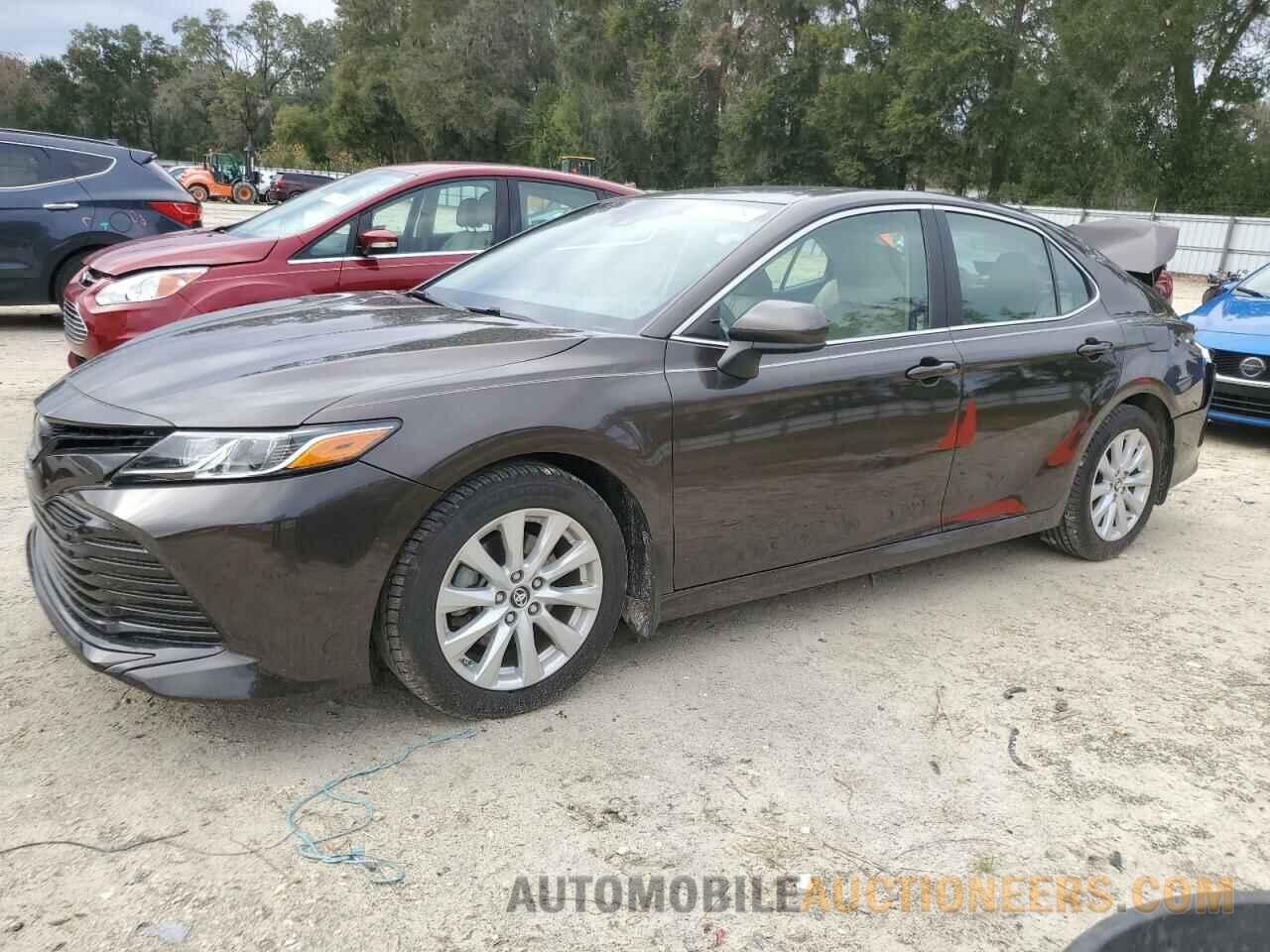 4T1B11HK3JU142947 TOYOTA CAMRY 2018