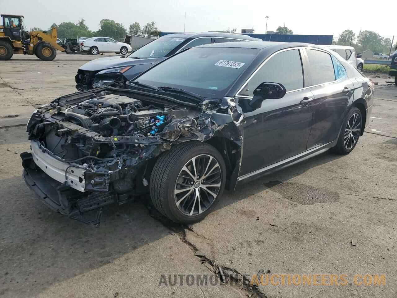 4T1B11HK3JU143080 TOYOTA CAMRY 2018