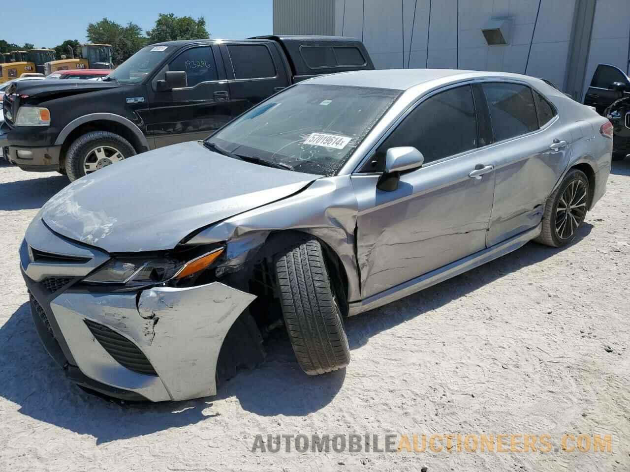 4T1B11HK3JU145055 TOYOTA CAMRY 2018