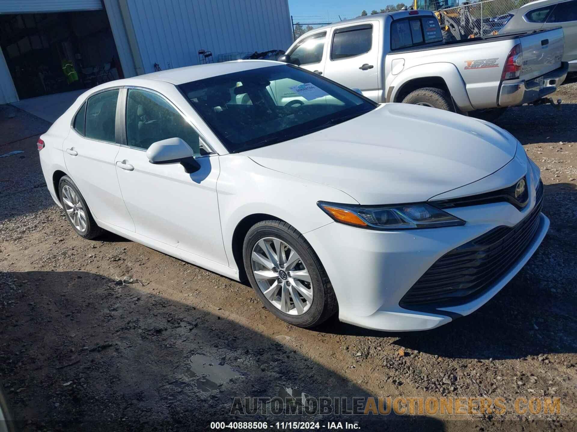 4T1B11HK3JU147016 TOYOTA CAMRY 2018