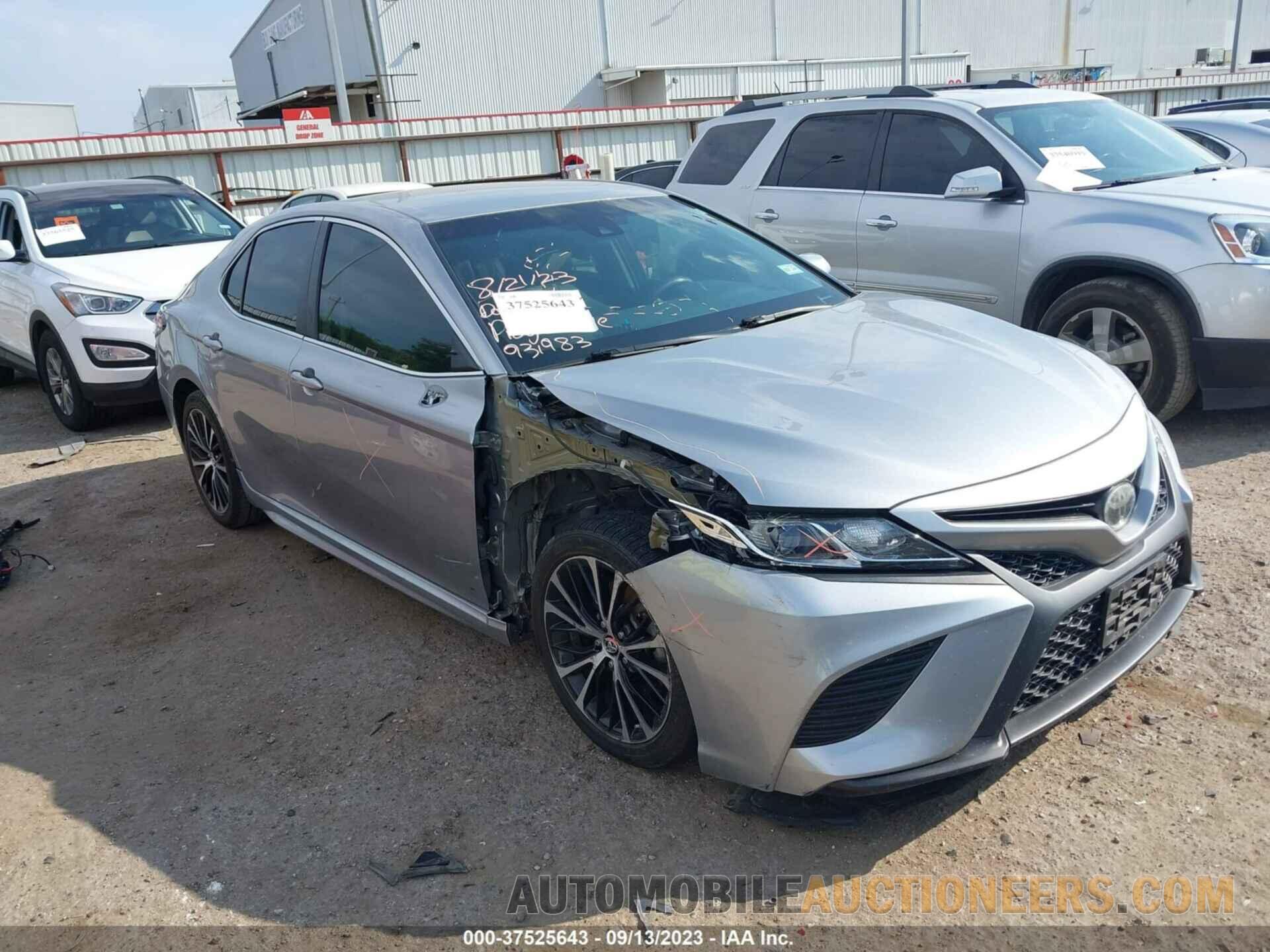 4T1B11HK3JU147131 TOYOTA CAMRY 2018