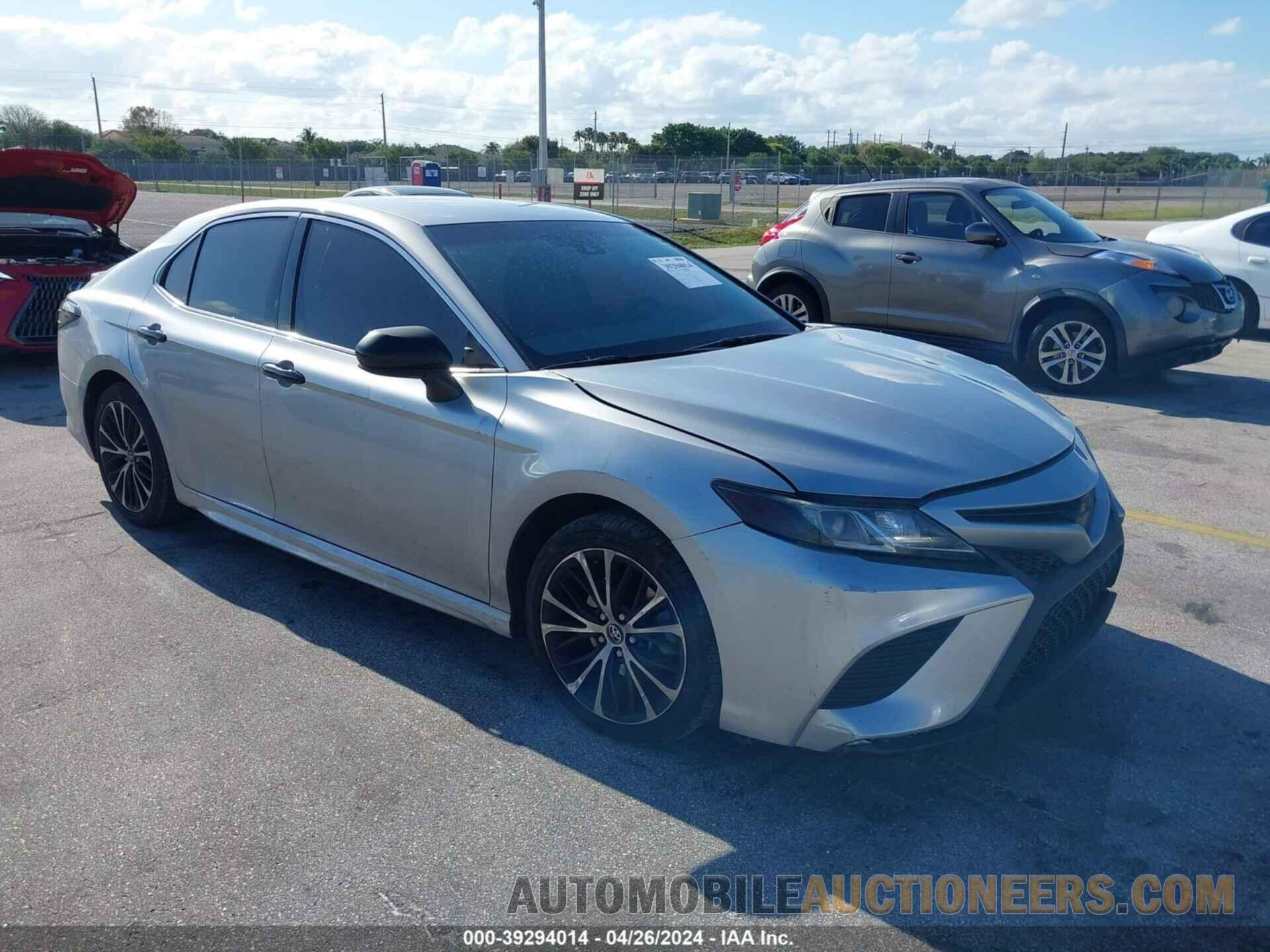 4T1B11HK3JU155813 TOYOTA CAMRY 2018