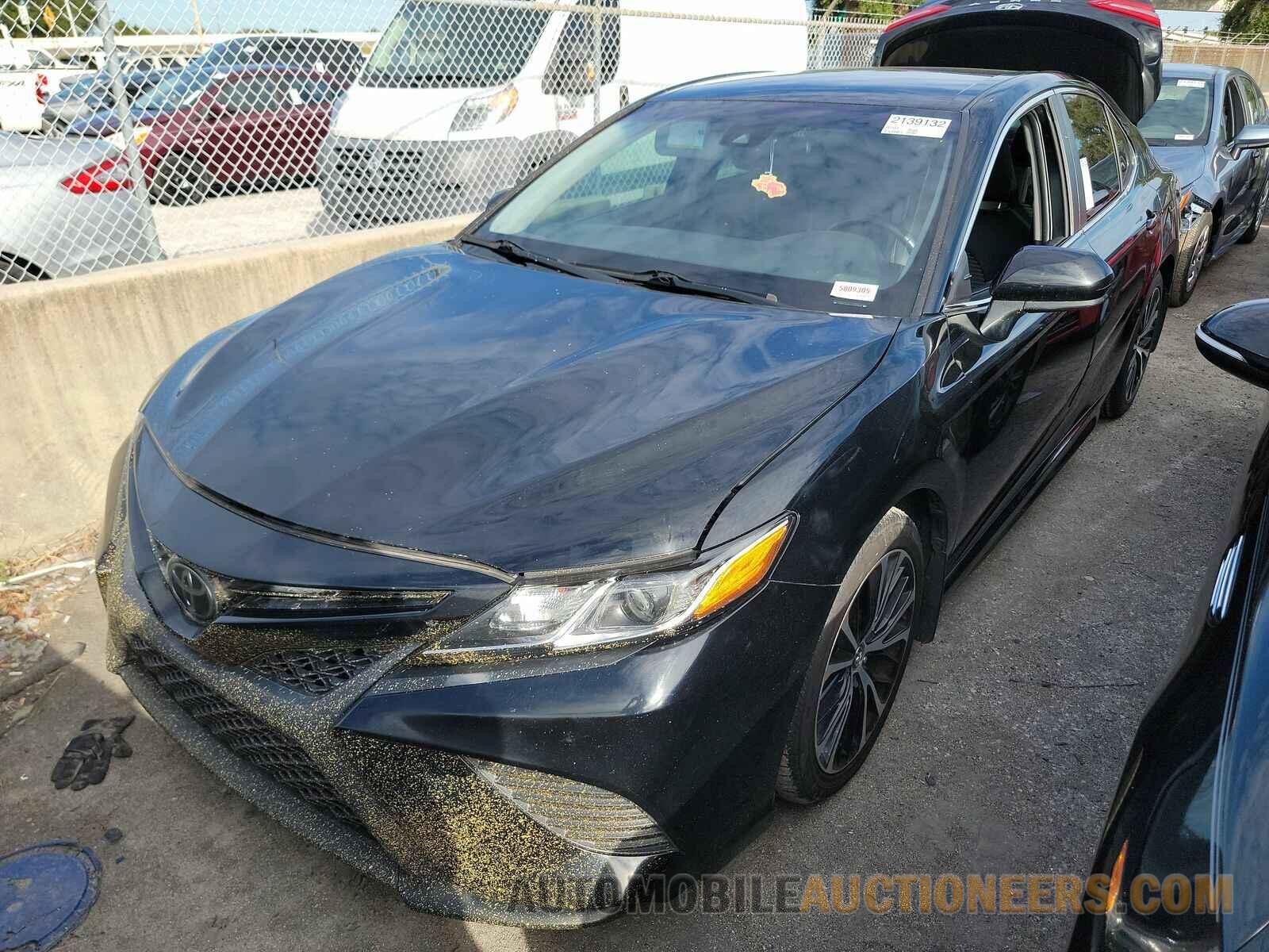 4T1B11HK3JU157769 Toyota Camry 2018