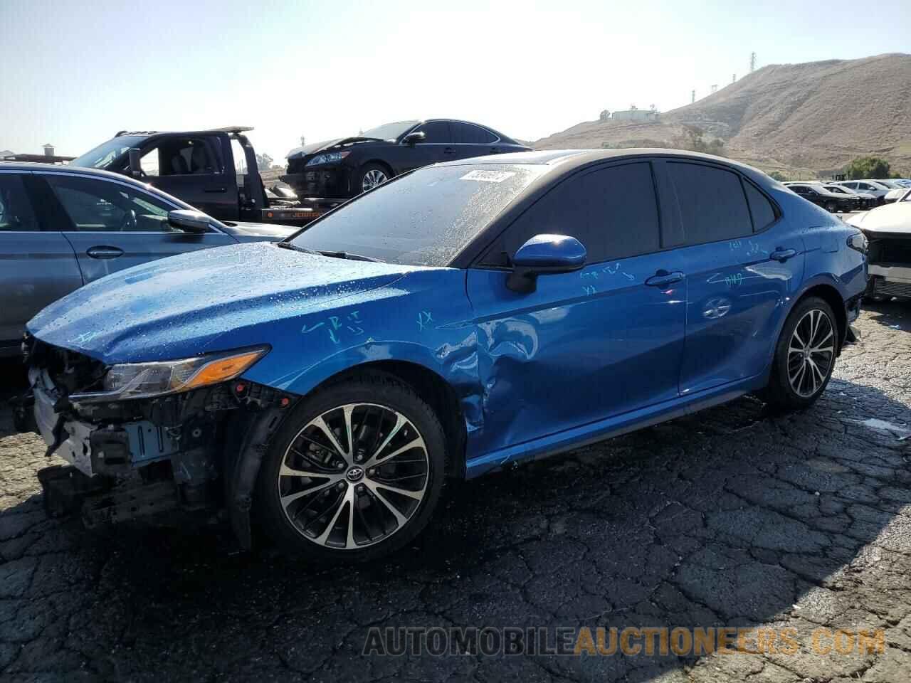 4T1B11HK3JU158274 TOYOTA CAMRY 2018