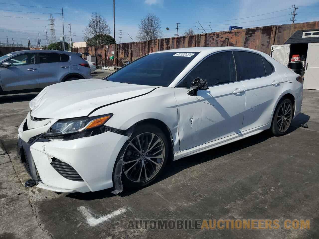 4T1B11HK3JU500158 TOYOTA CAMRY 2018