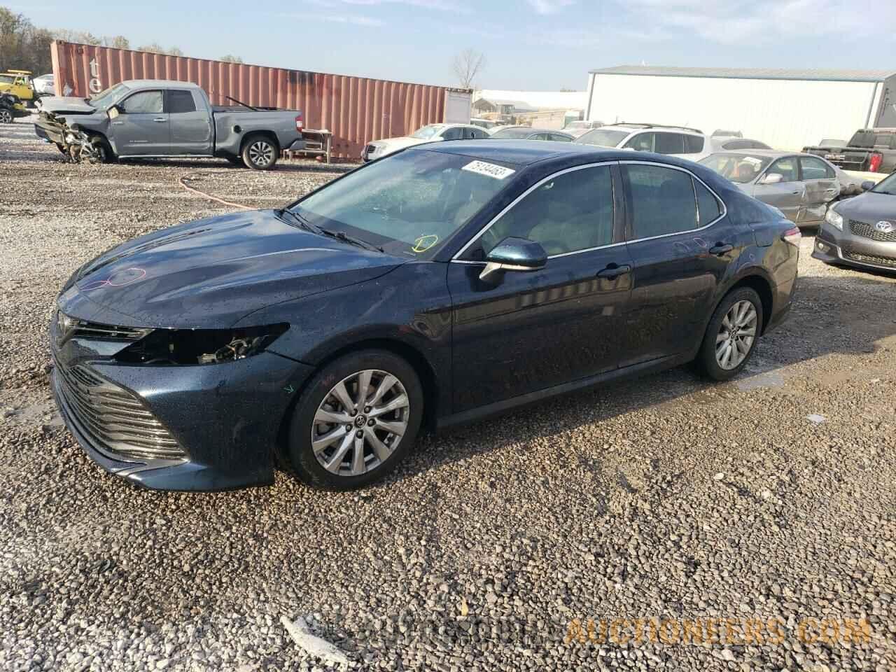 4T1B11HK3JU505585 TOYOTA CAMRY 2018