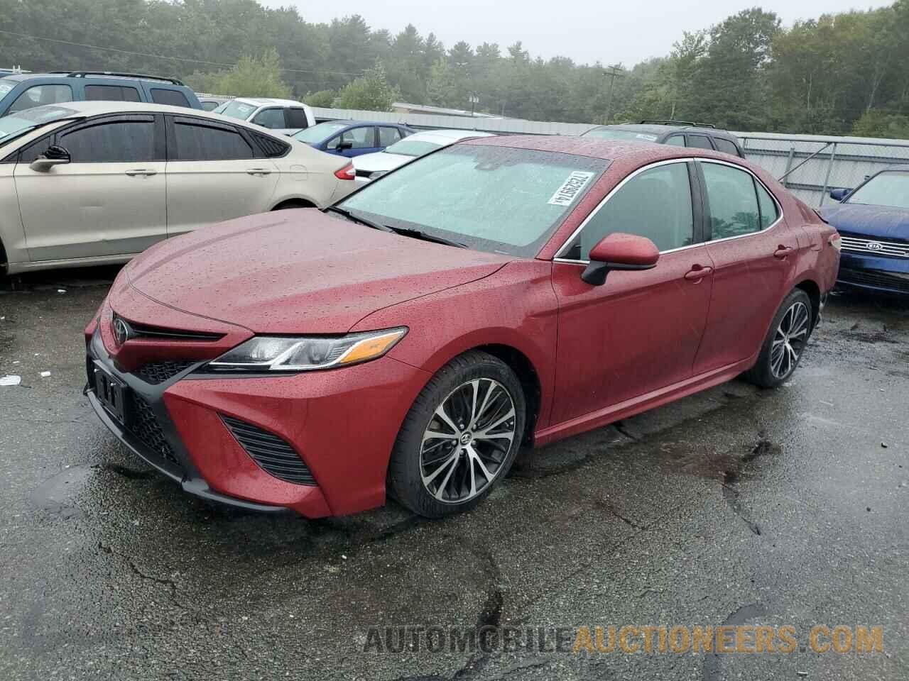 4T1B11HK3JU506137 TOYOTA CAMRY 2018