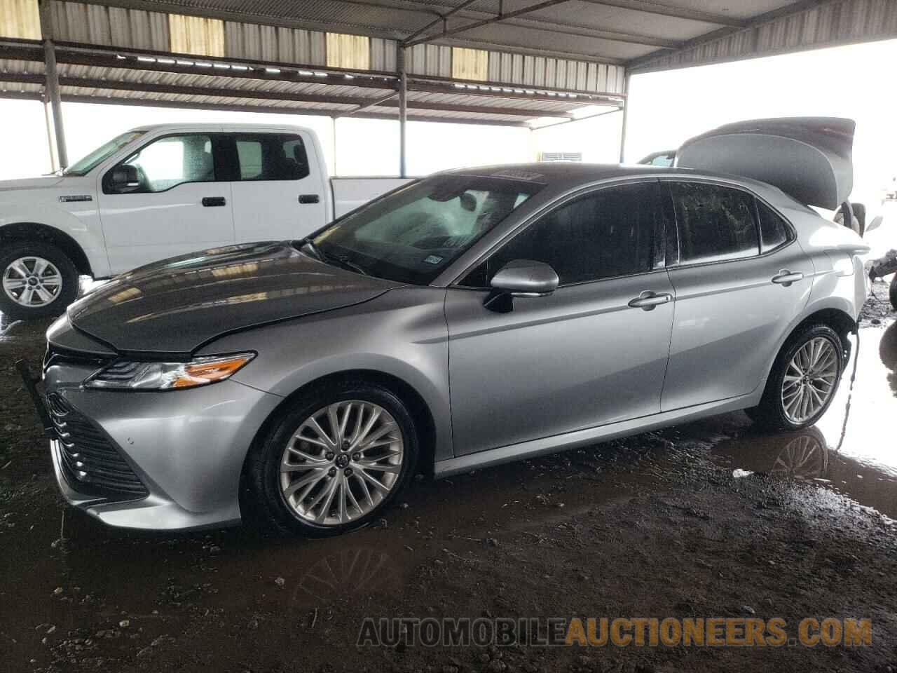 4T1B11HK3JU507112 TOYOTA CAMRY 2018