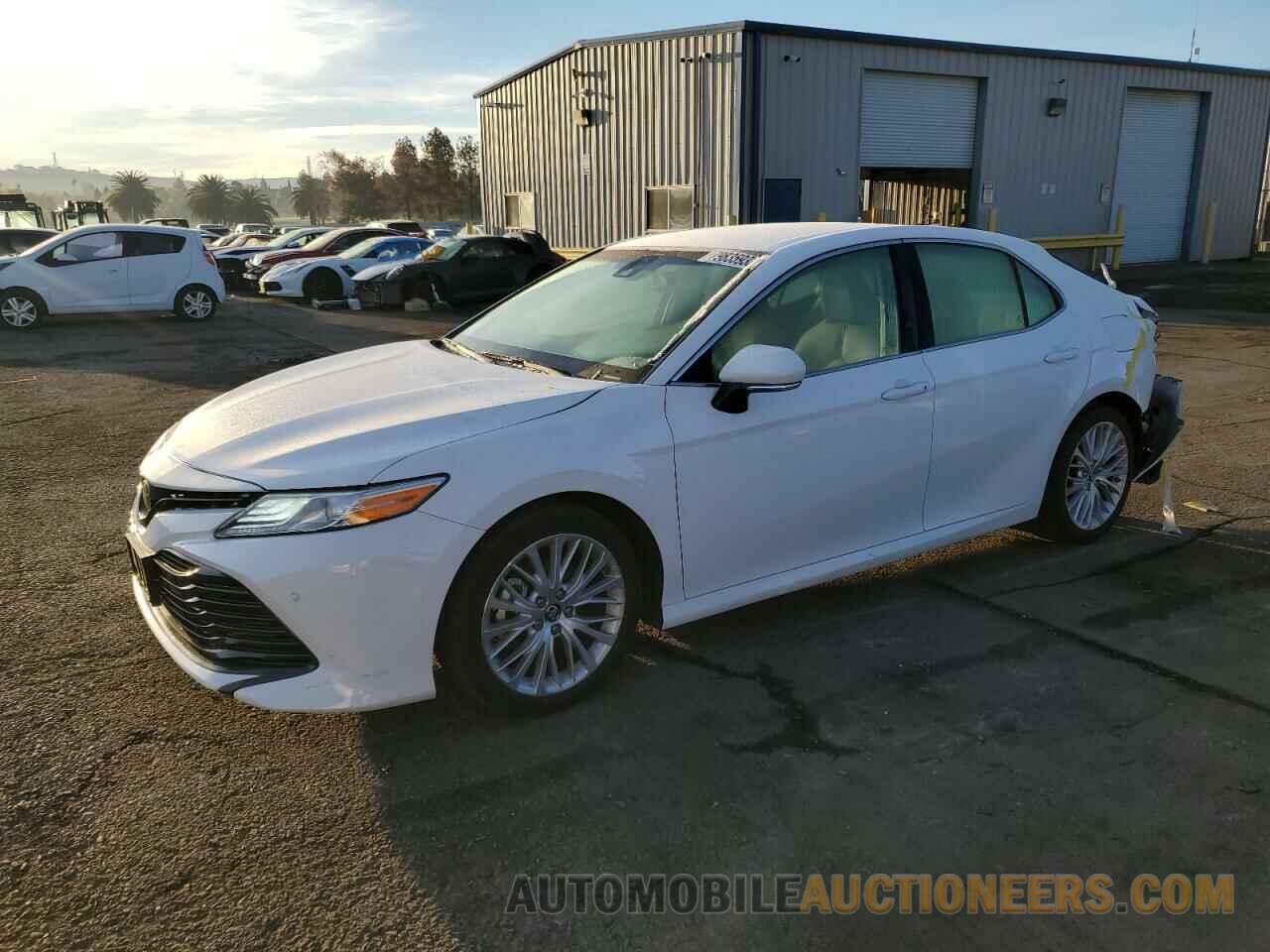 4T1B11HK3JU515775 TOYOTA CAMRY 2018