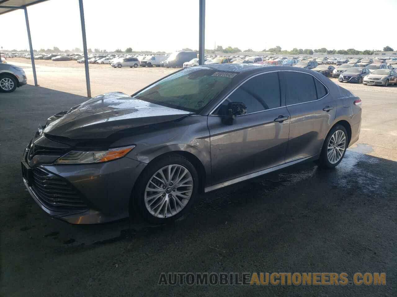 4T1B11HK3JU516585 TOYOTA CAMRY 2018