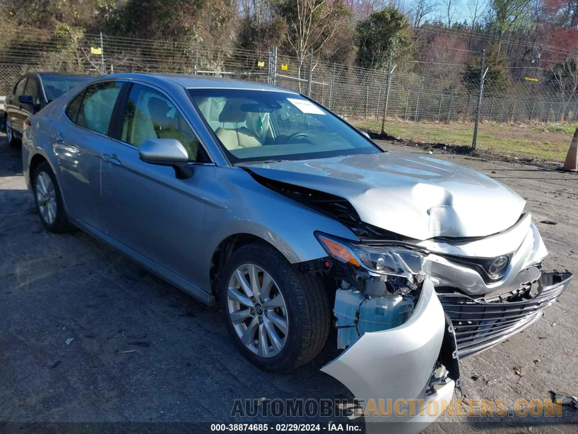 4T1B11HK3JU520796 TOYOTA CAMRY 2018