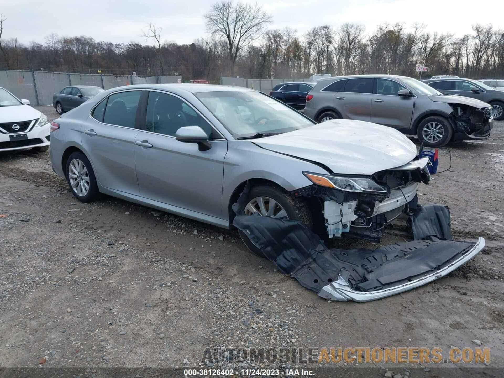 4T1B11HK3JU521334 TOYOTA CAMRY 2018