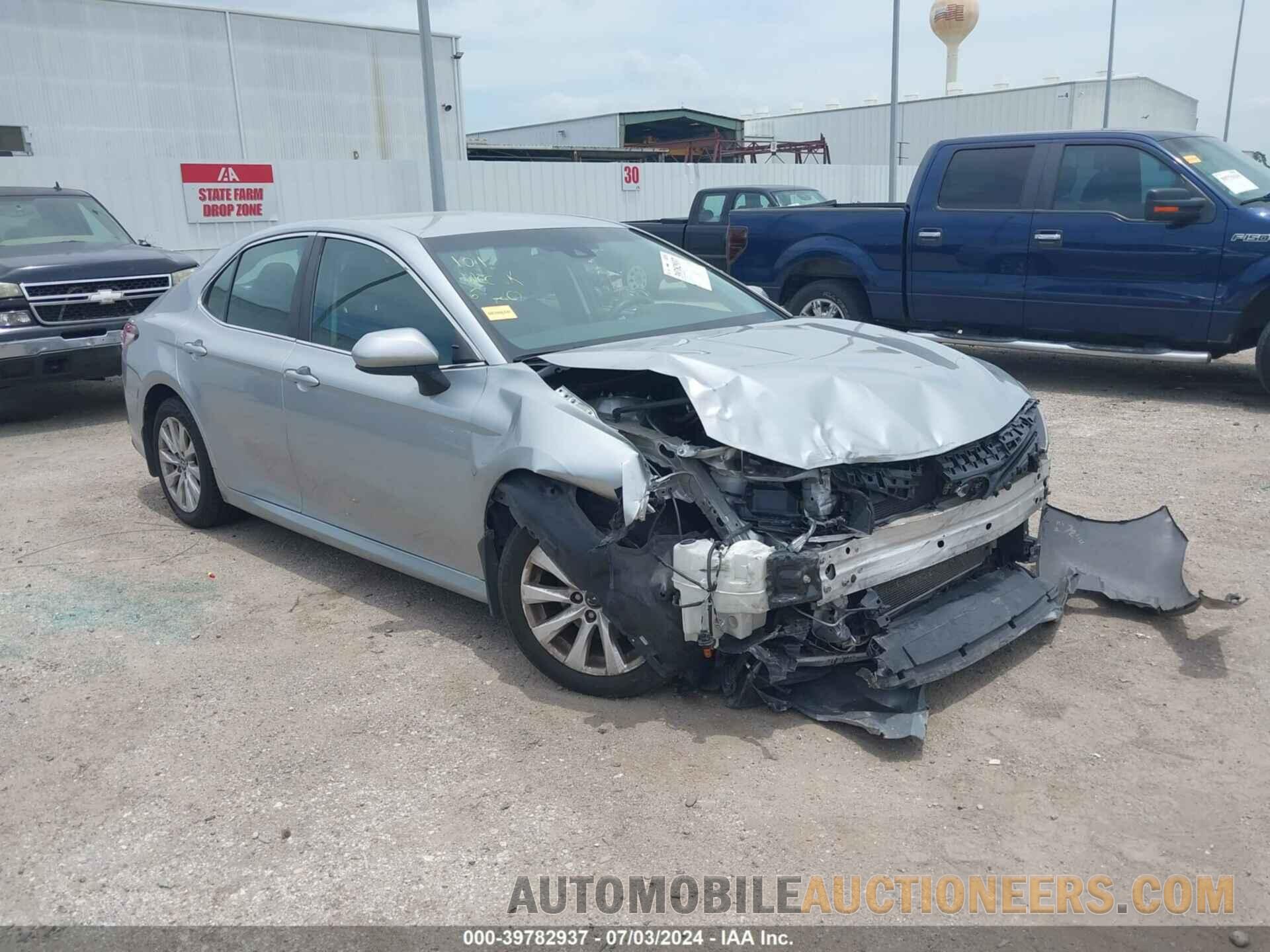 4T1B11HK3JU521415 TOYOTA CAMRY 2018