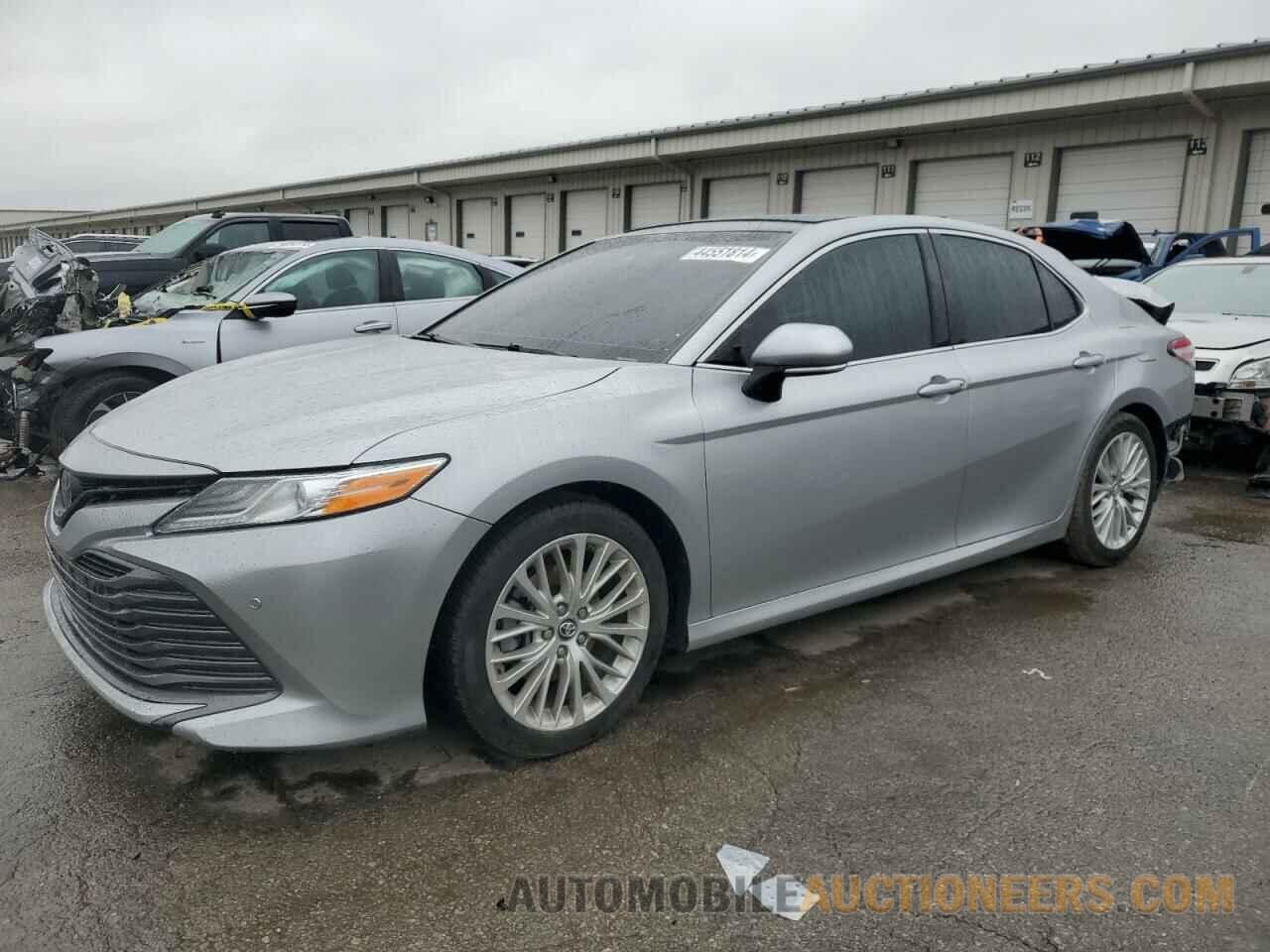 4T1B11HK3JU522693 TOYOTA CAMRY 2018