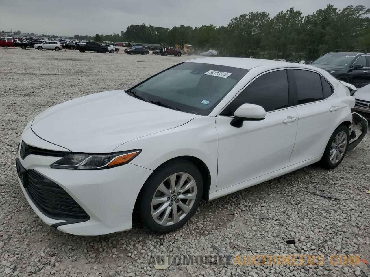 4T1B11HK3JU526498 TOYOTA CAMRY 2018