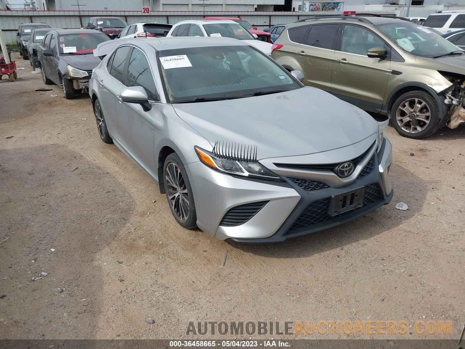 4T1B11HK3JU528283 TOYOTA CAMRY 2018