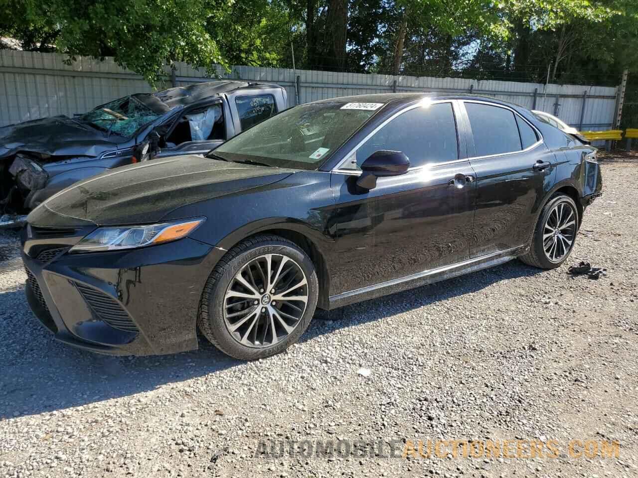 4T1B11HK3JU528977 TOYOTA CAMRY 2018