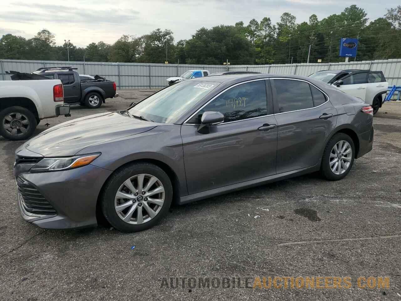 4T1B11HK3JU534486 TOYOTA CAMRY 2018