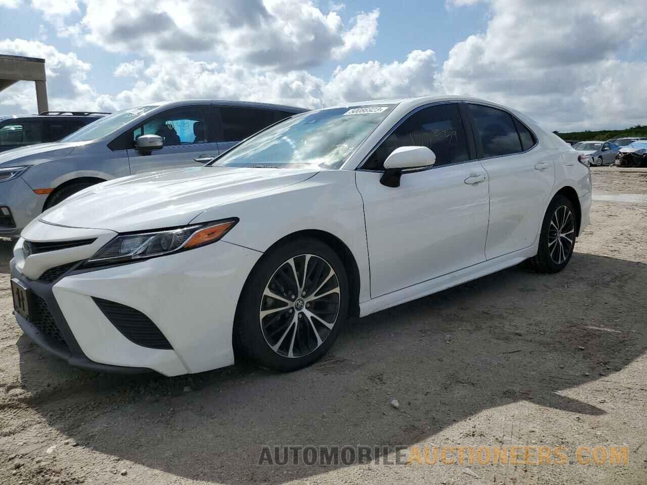 4T1B11HK3JU534830 TOYOTA CAMRY 2018