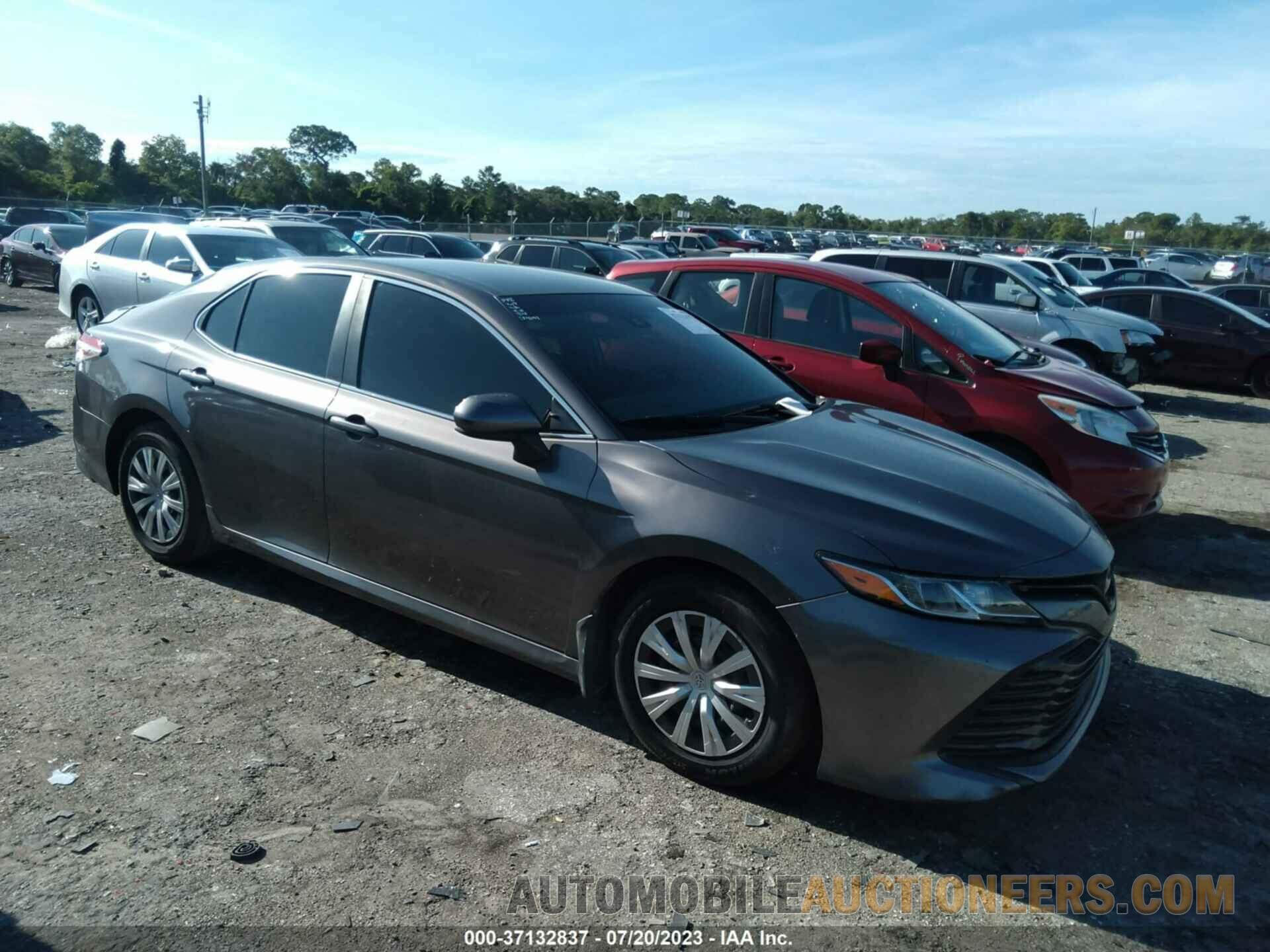 4T1B11HK3JU542197 TOYOTA CAMRY 2018