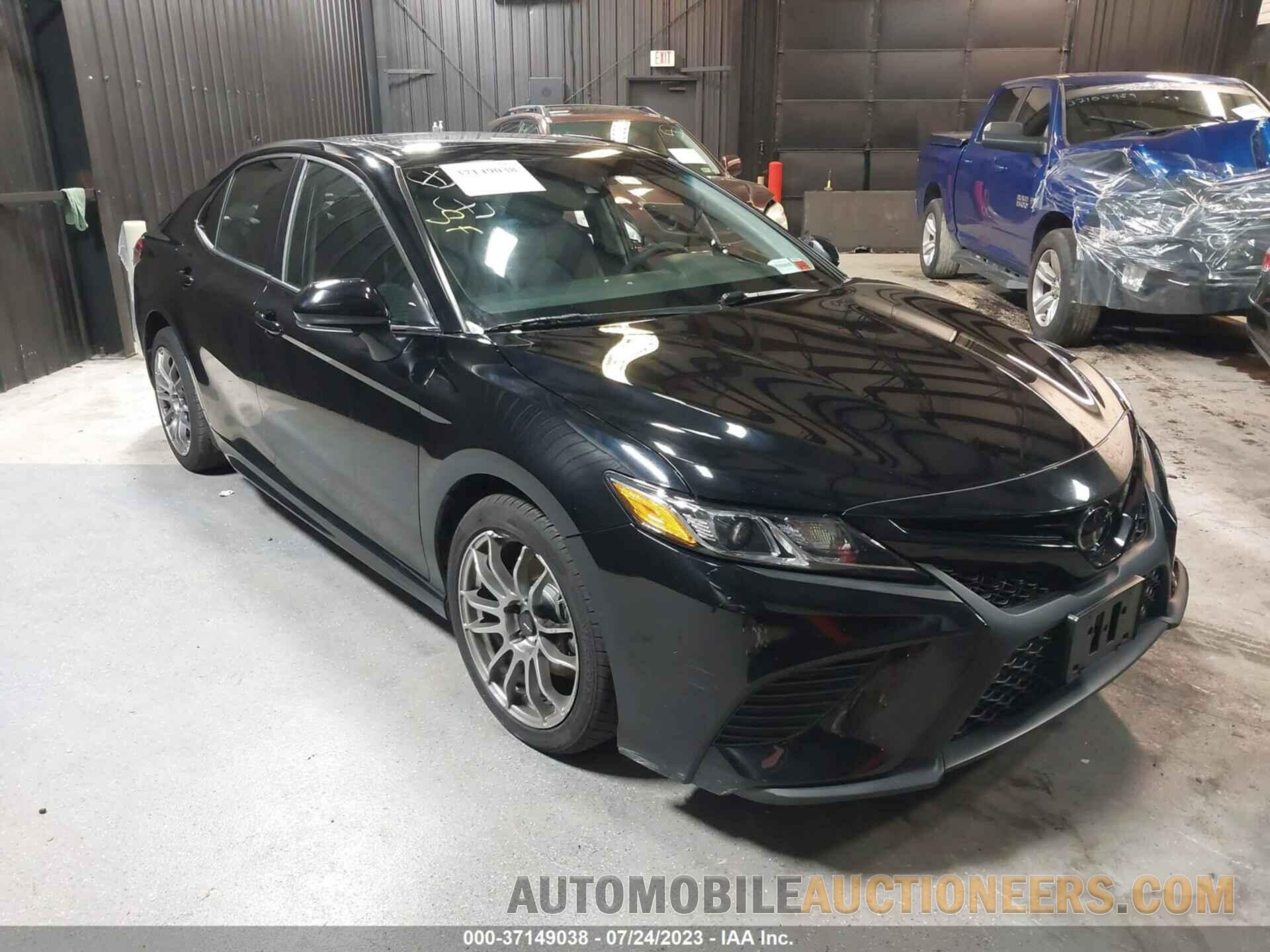 4T1B11HK3JU549280 TOYOTA CAMRY 2018