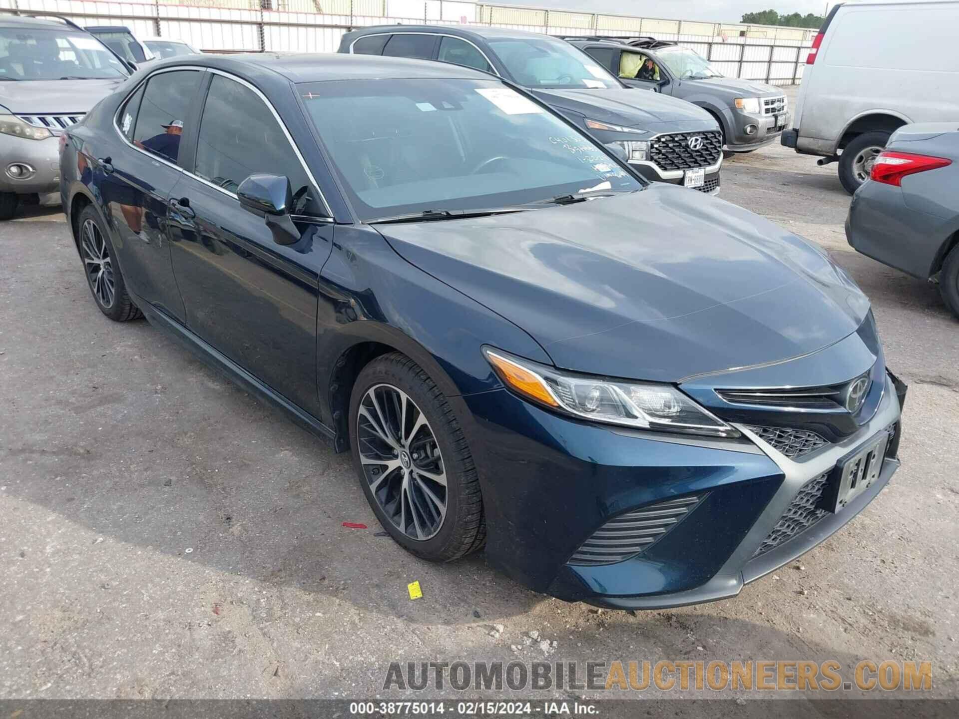 4T1B11HK3JU549649 TOYOTA CAMRY 2018