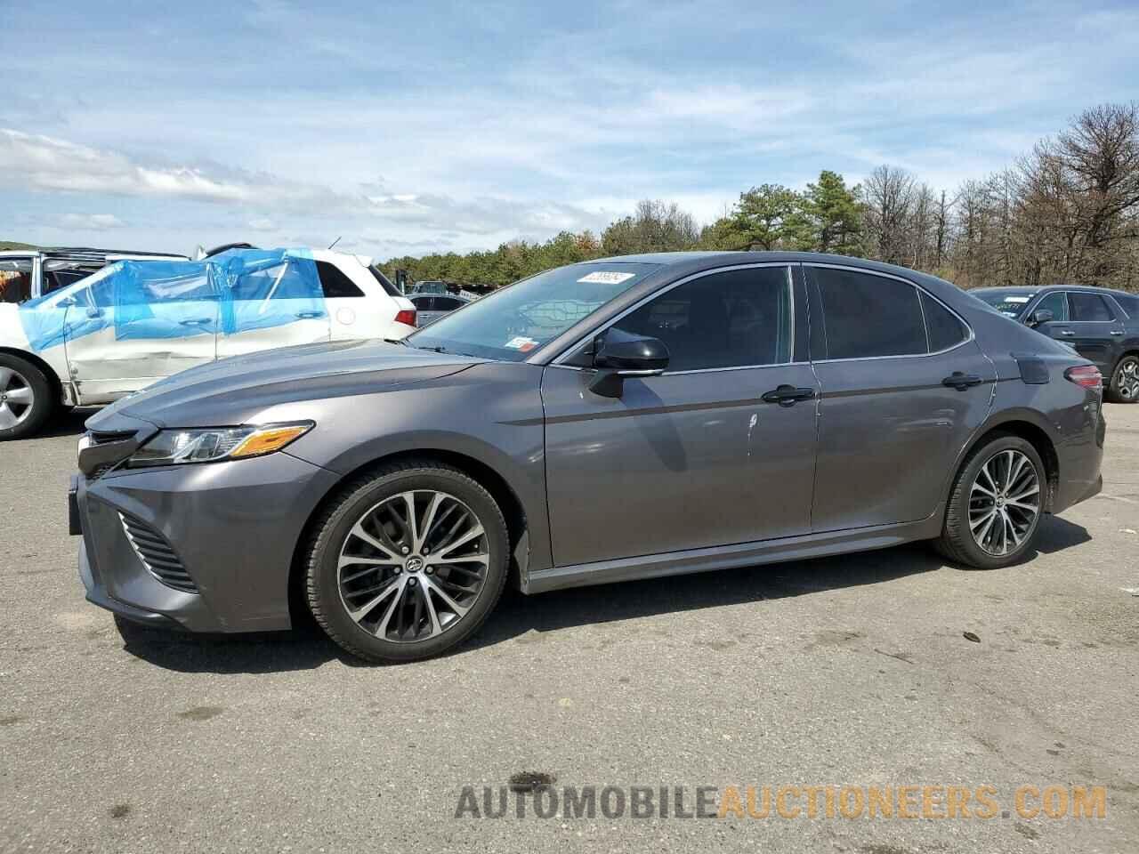 4T1B11HK3JU549702 TOYOTA CAMRY 2018