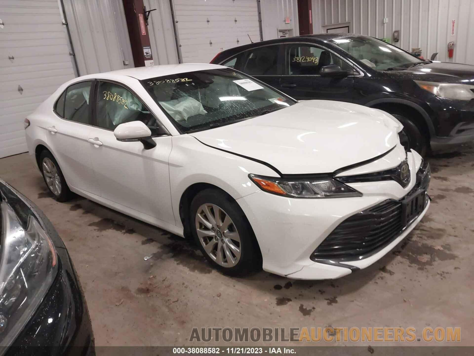 4T1B11HK3JU551028 TOYOTA CAMRY 2018