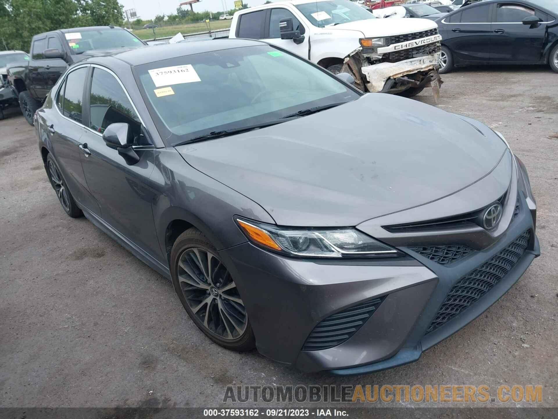 4T1B11HK3JU553281 TOYOTA CAMRY 2018