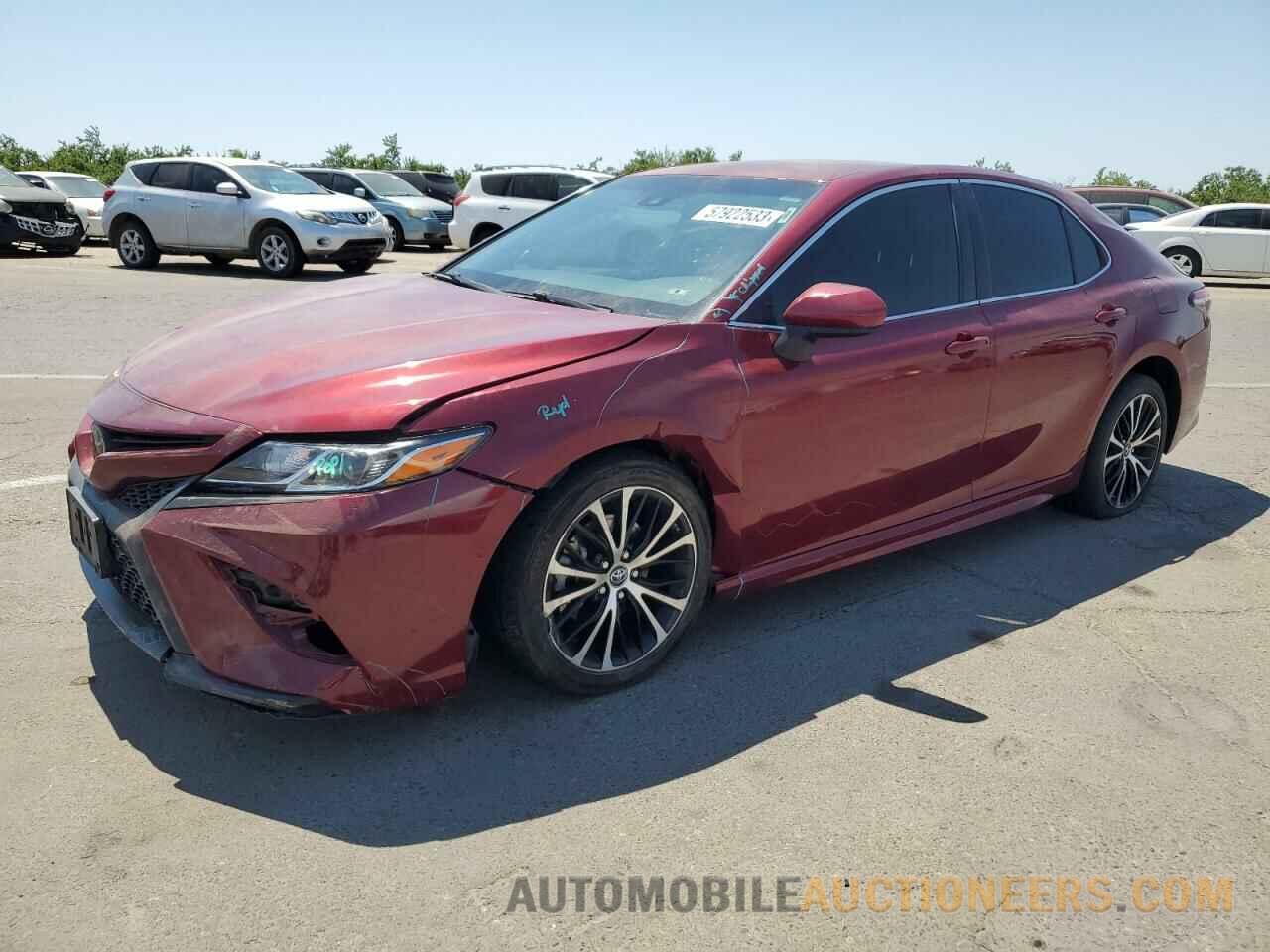 4T1B11HK3JU555693 TOYOTA CAMRY 2018