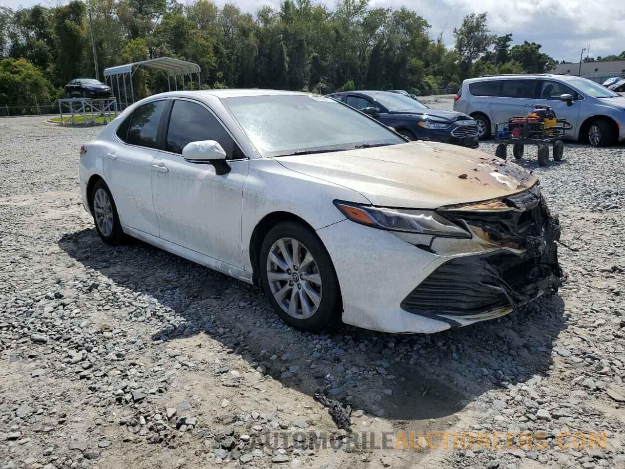 4T1B11HK3JU558870 TOYOTA CAMRY 2018