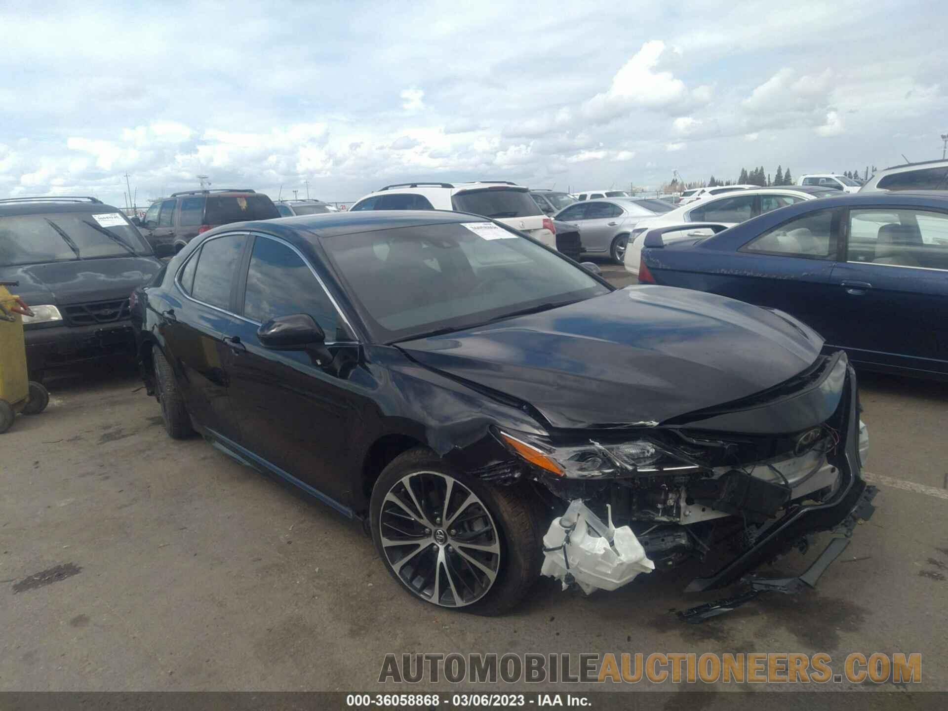 4T1B11HK3JU561610 TOYOTA CAMRY 2018