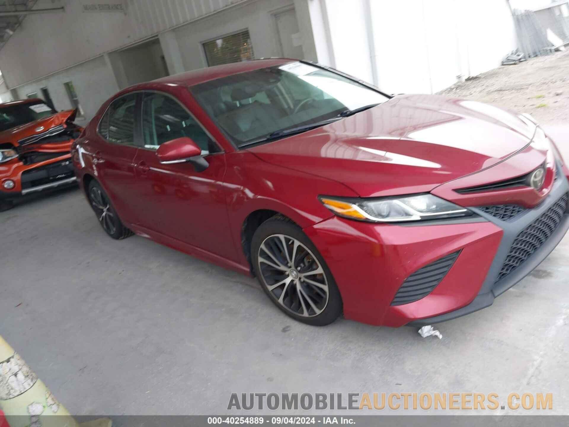 4T1B11HK3JU563065 TOYOTA CAMRY 2018