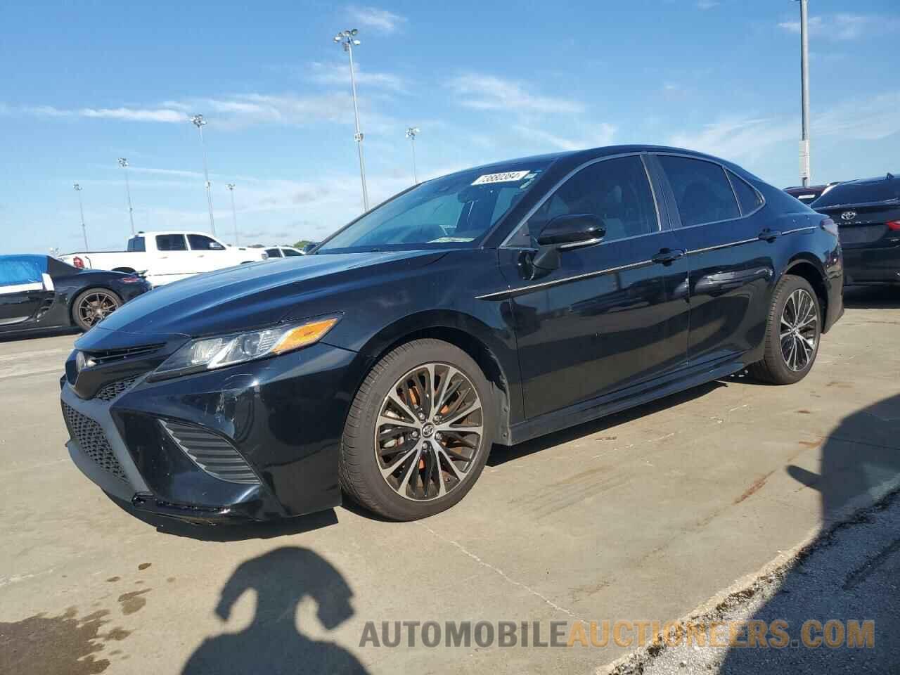 4T1B11HK3JU564684 TOYOTA CAMRY 2018