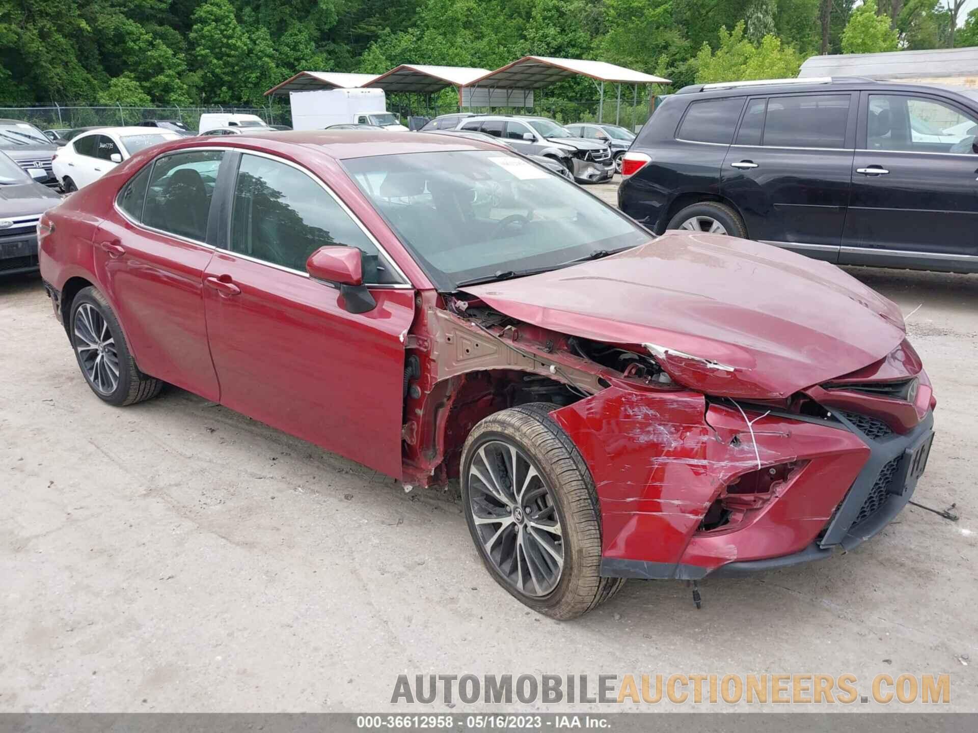 4T1B11HK3JU564779 TOYOTA CAMRY 2018