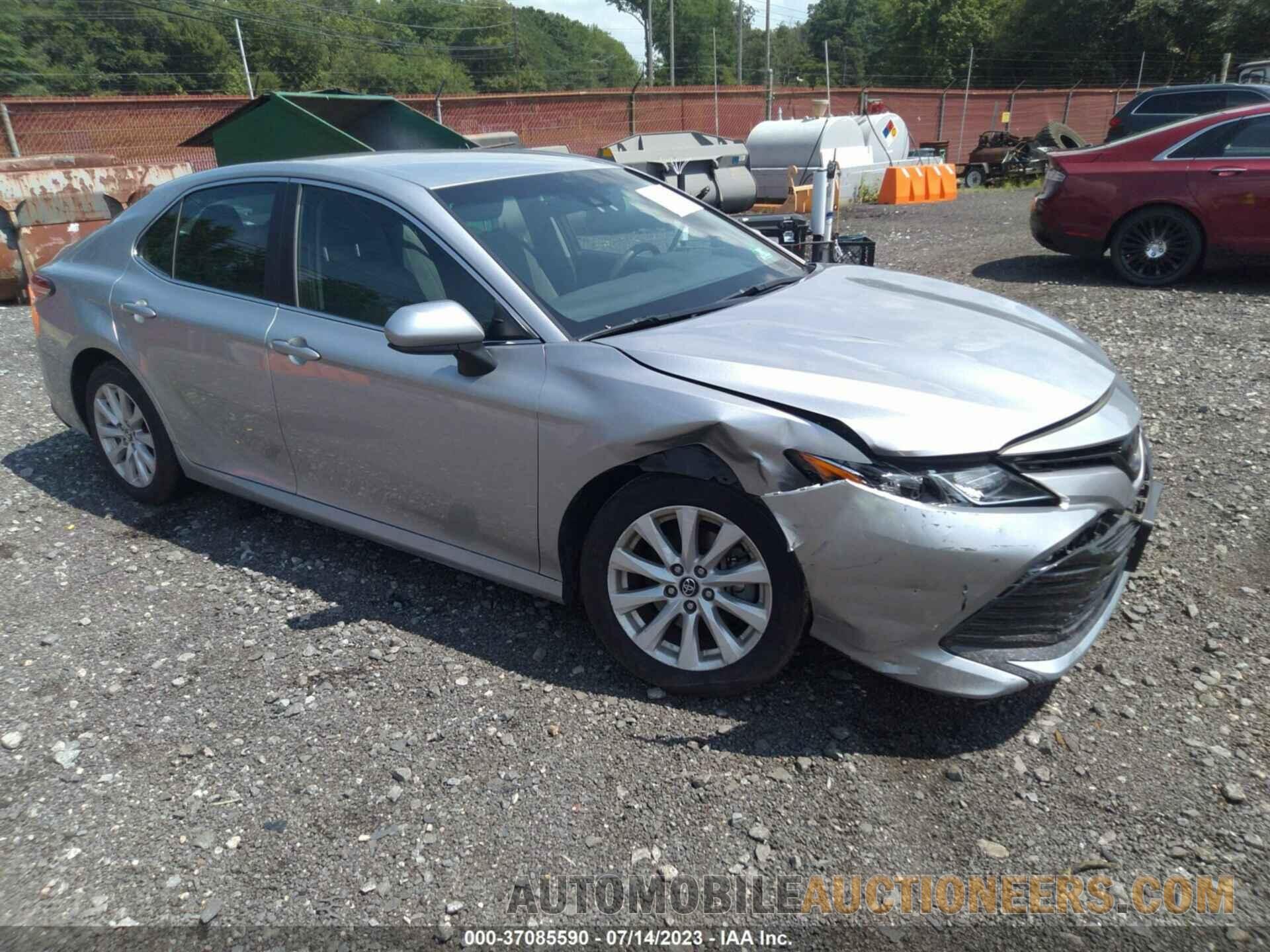 4T1B11HK3JU567858 TOYOTA CAMRY 2018