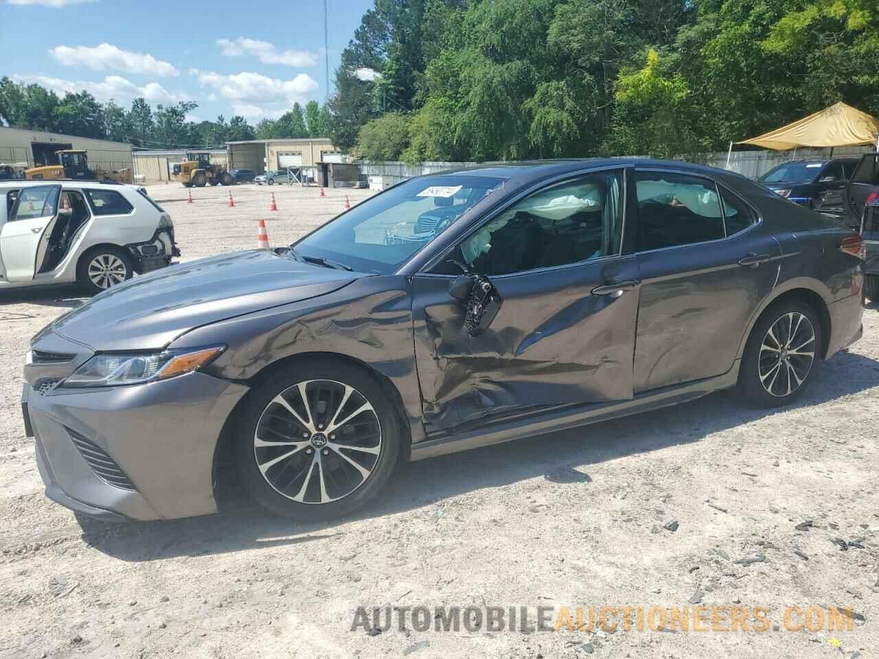 4T1B11HK3JU569058 TOYOTA CAMRY 2018