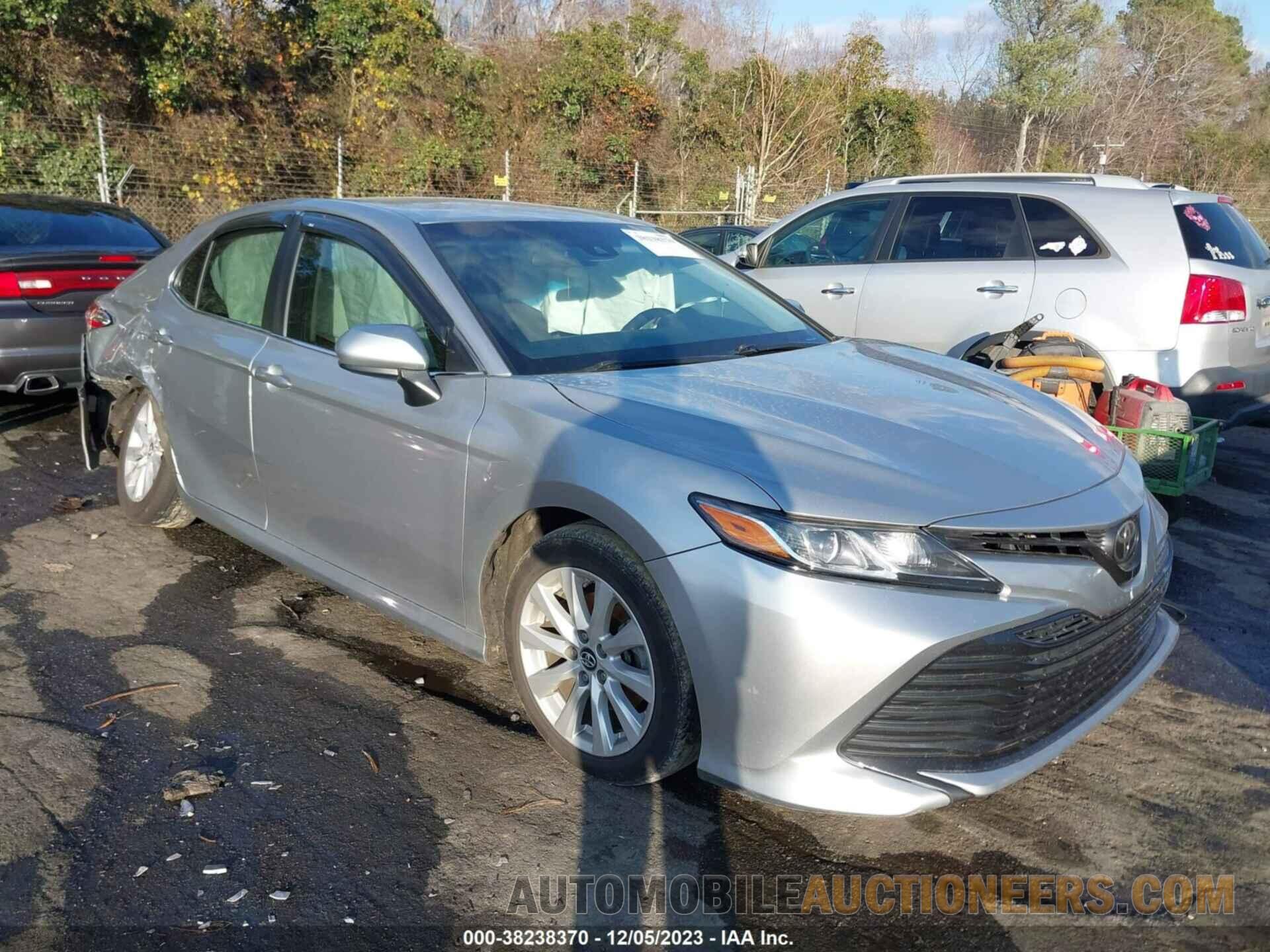 4T1B11HK3JU571134 TOYOTA CAMRY 2018