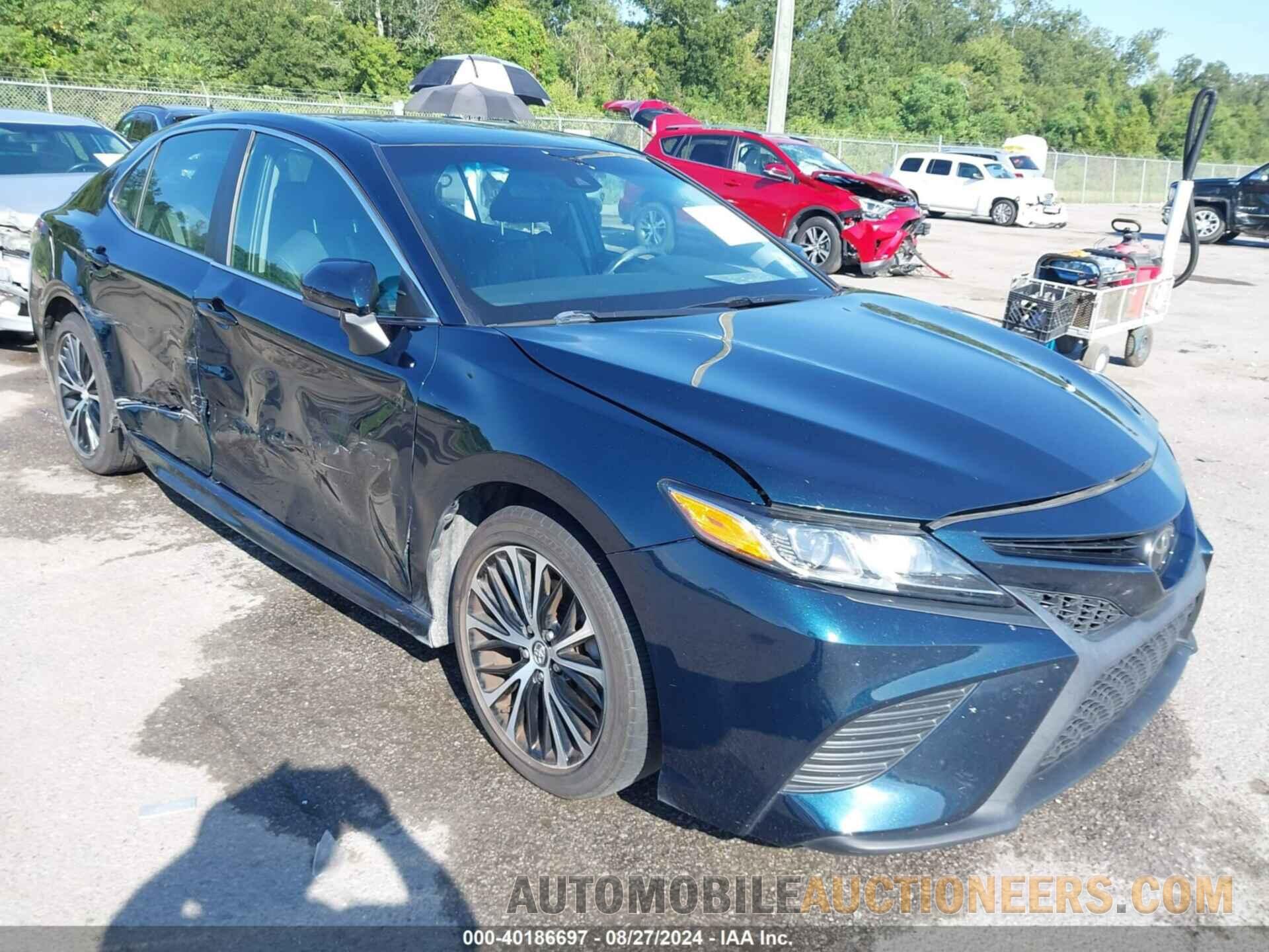 4T1B11HK3JU572400 TOYOTA CAMRY 2018