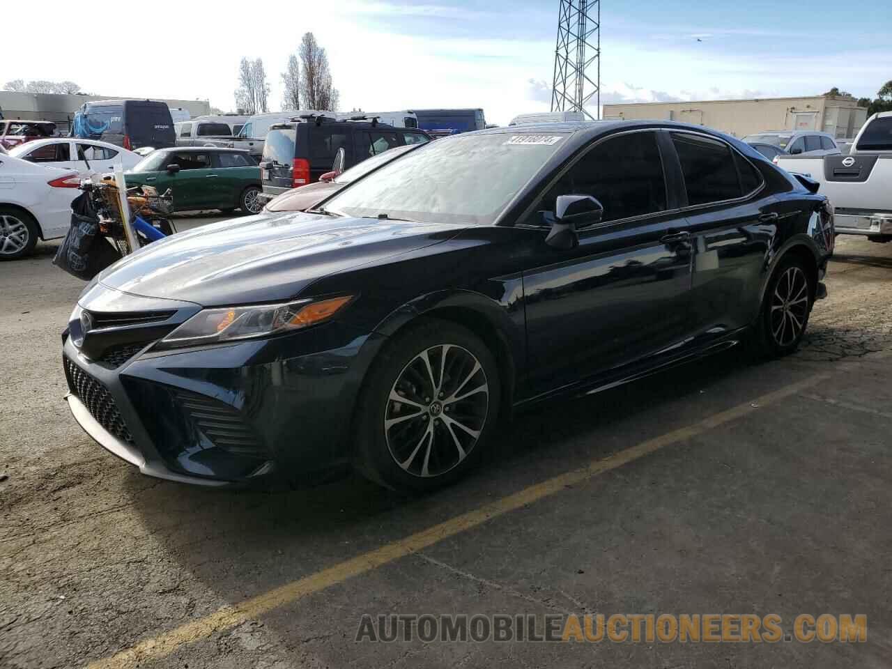 4T1B11HK3JU576253 TOYOTA CAMRY 2018