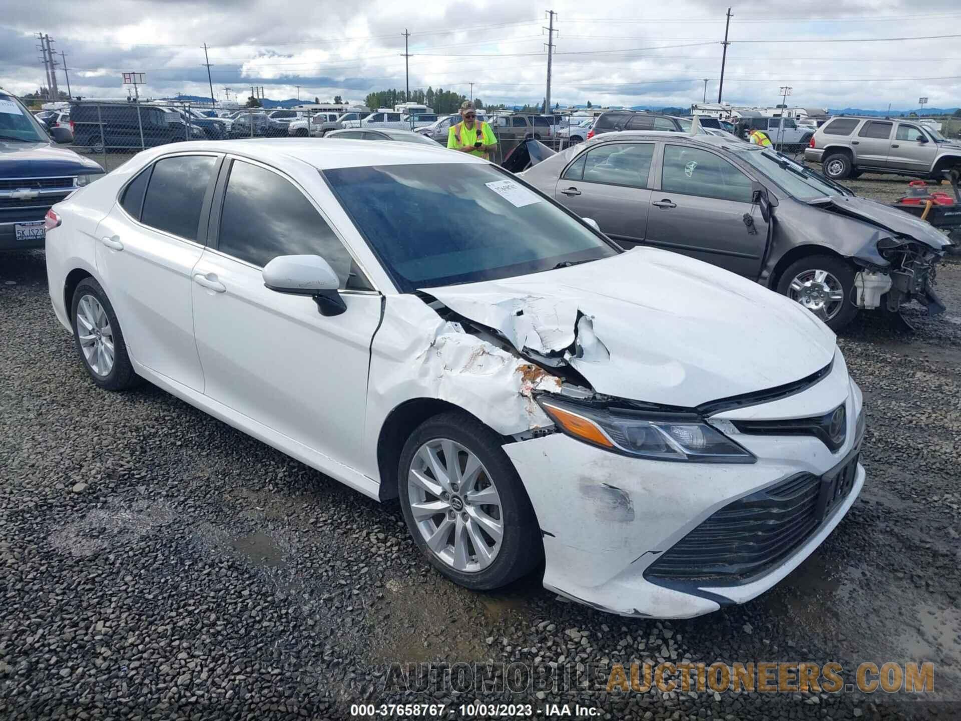 4T1B11HK3JU579931 TOYOTA CAMRY 2018