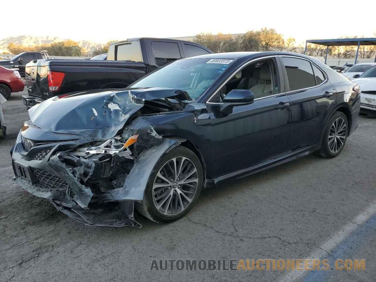 4T1B11HK3JU581520 TOYOTA CAMRY 2018