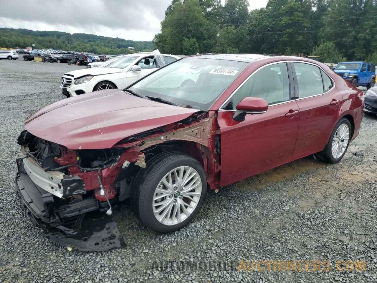 4T1B11HK3JU581646 TOYOTA CAMRY 2018