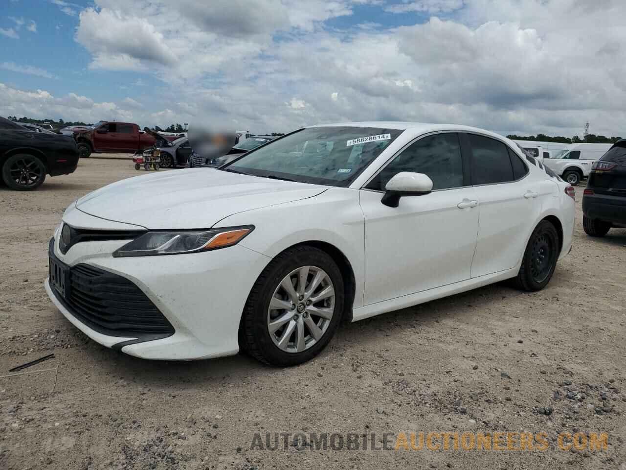 4T1B11HK3JU582439 TOYOTA CAMRY 2018