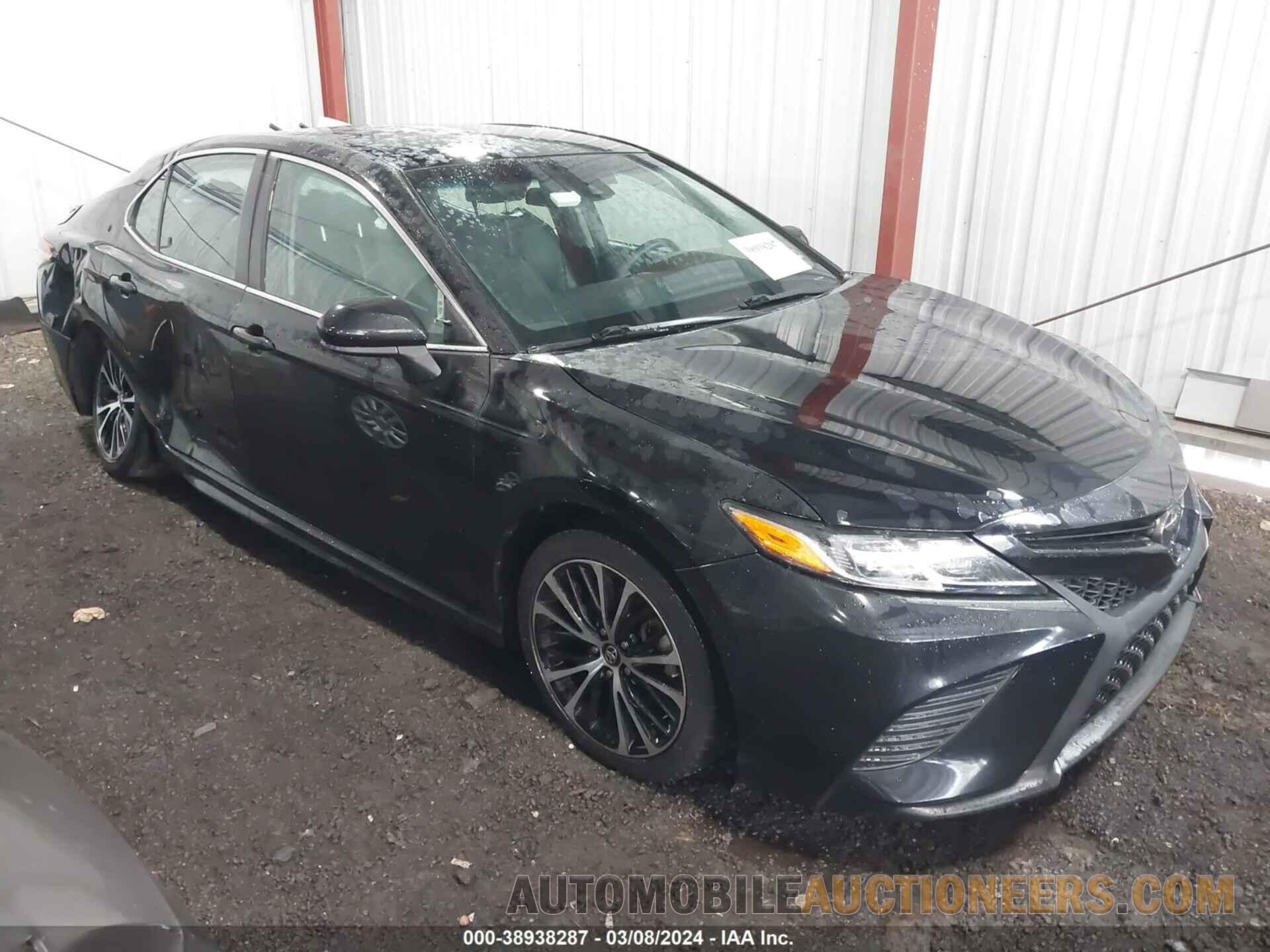 4T1B11HK3JU585342 TOYOTA CAMRY 2018