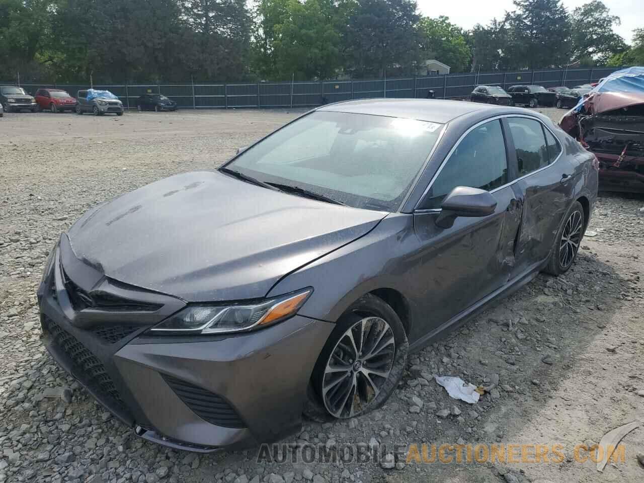 4T1B11HK3JU587155 TOYOTA CAMRY 2018