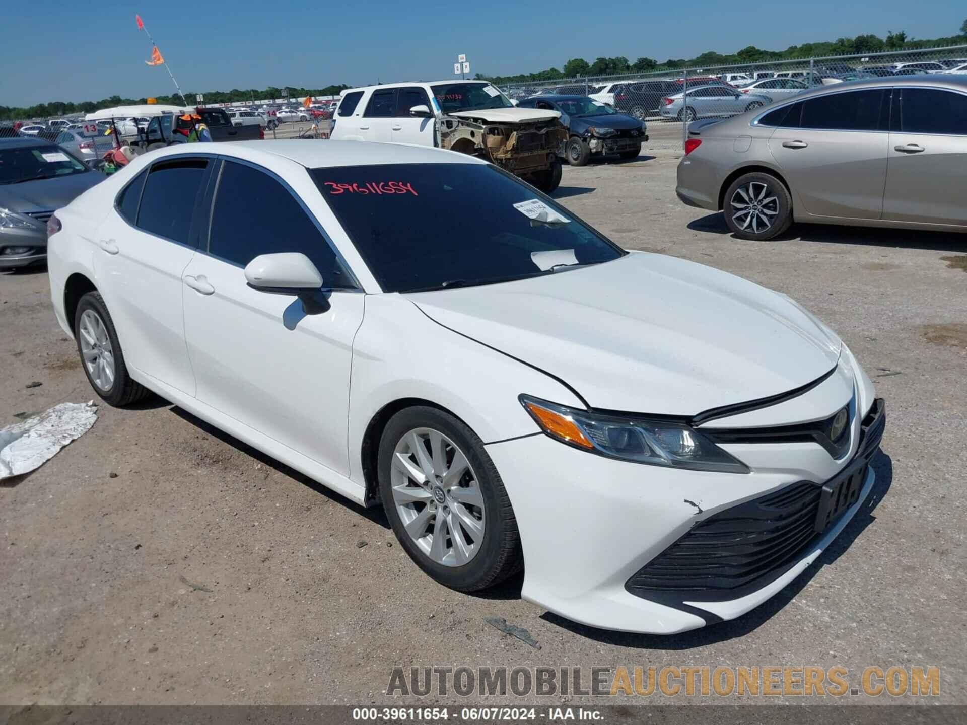 4T1B11HK3JU589746 TOYOTA CAMRY 2018