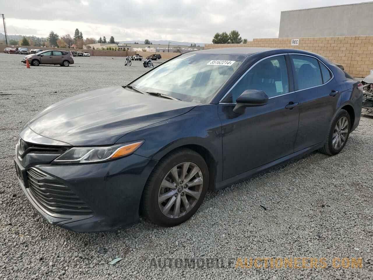 4T1B11HK3JU590217 TOYOTA CAMRY 2018